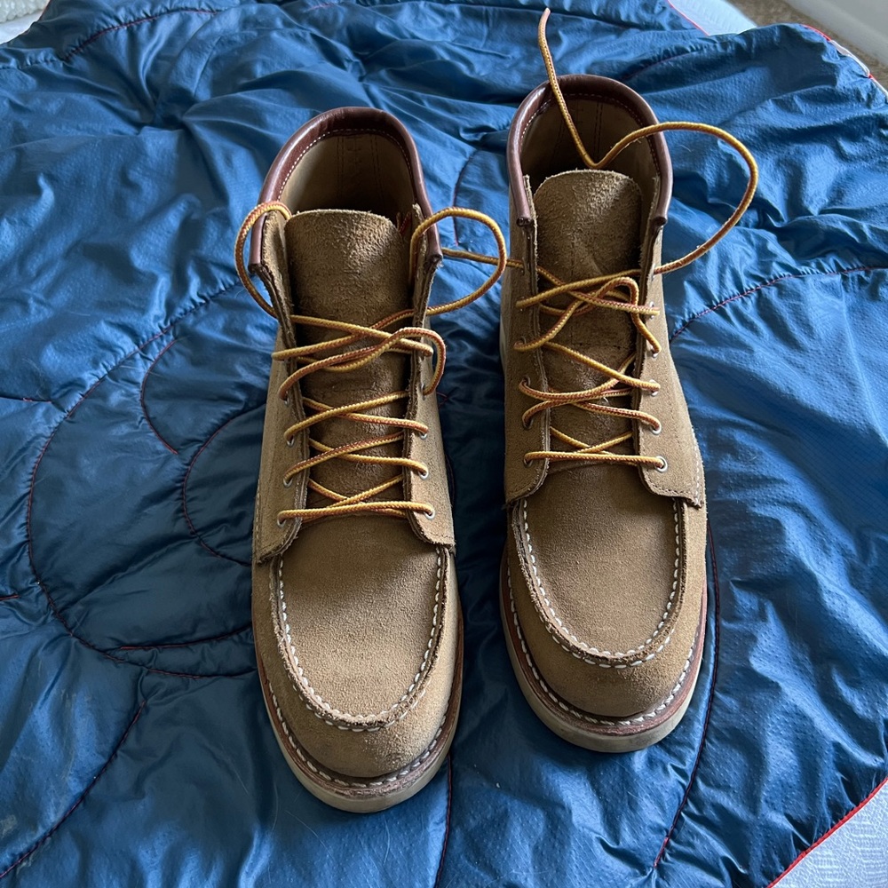Red wing shoes, barely worn